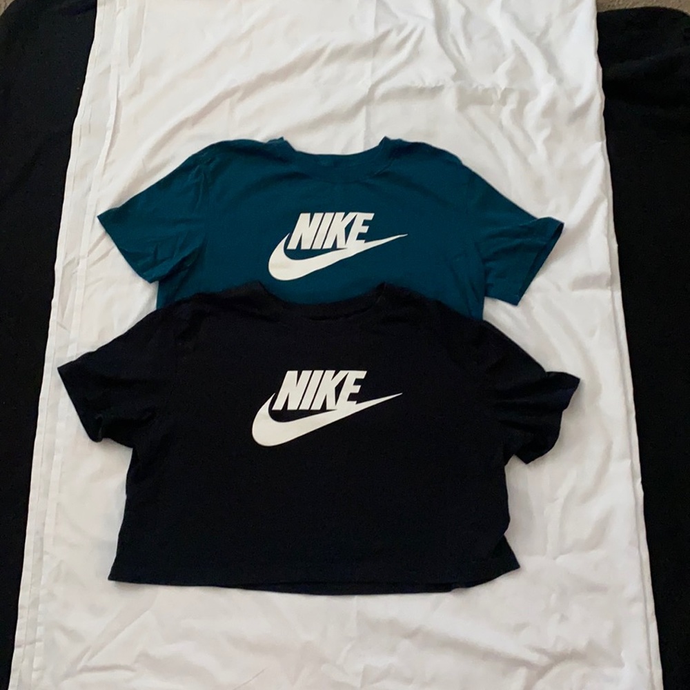 Nike crop top tees